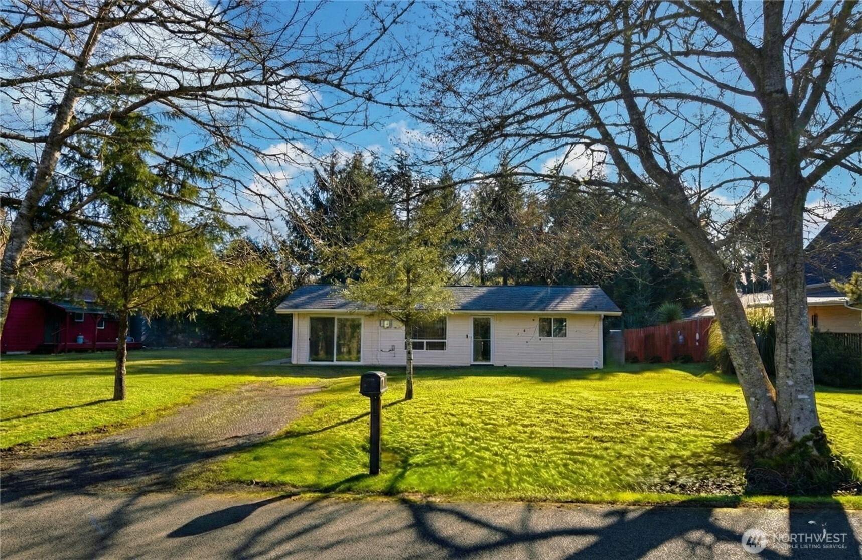 895 Wawona Avenue SW, Ocean Shores, WA 98569