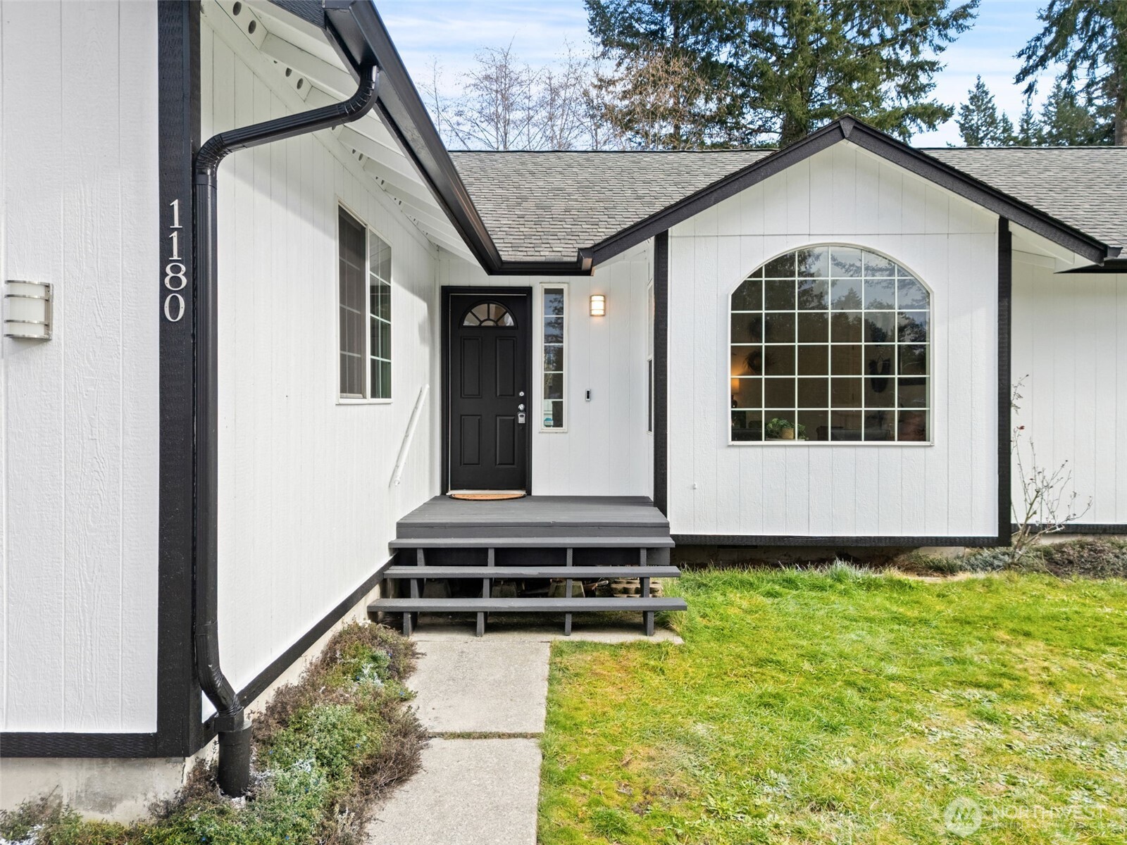 1180 E Trails End Drive , Belfair, WA 98528