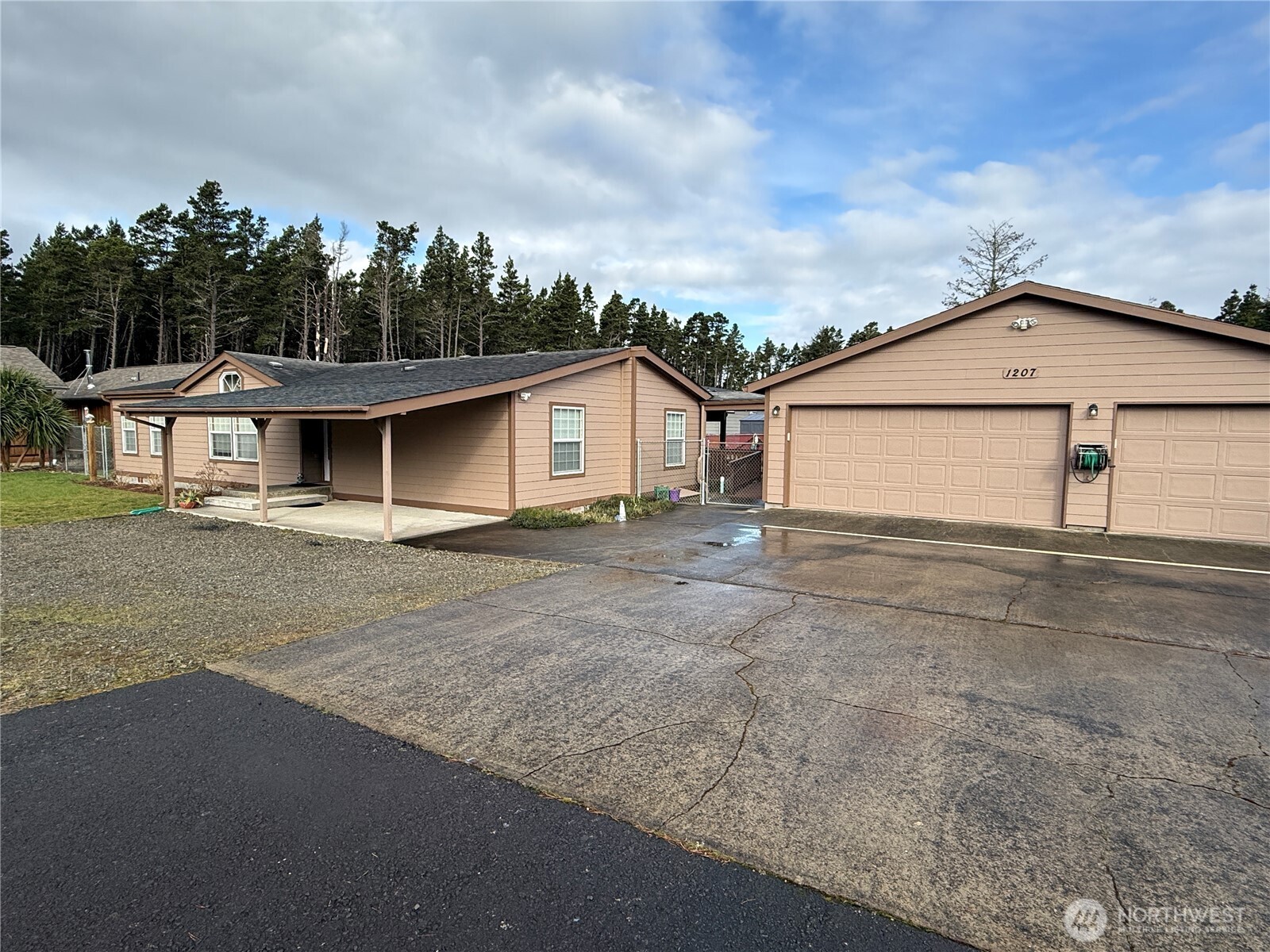1207 215th Lane , Ocean Park, WA 98640