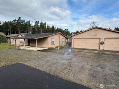 1207 215th Lane , Ocean Park, WA 98640
