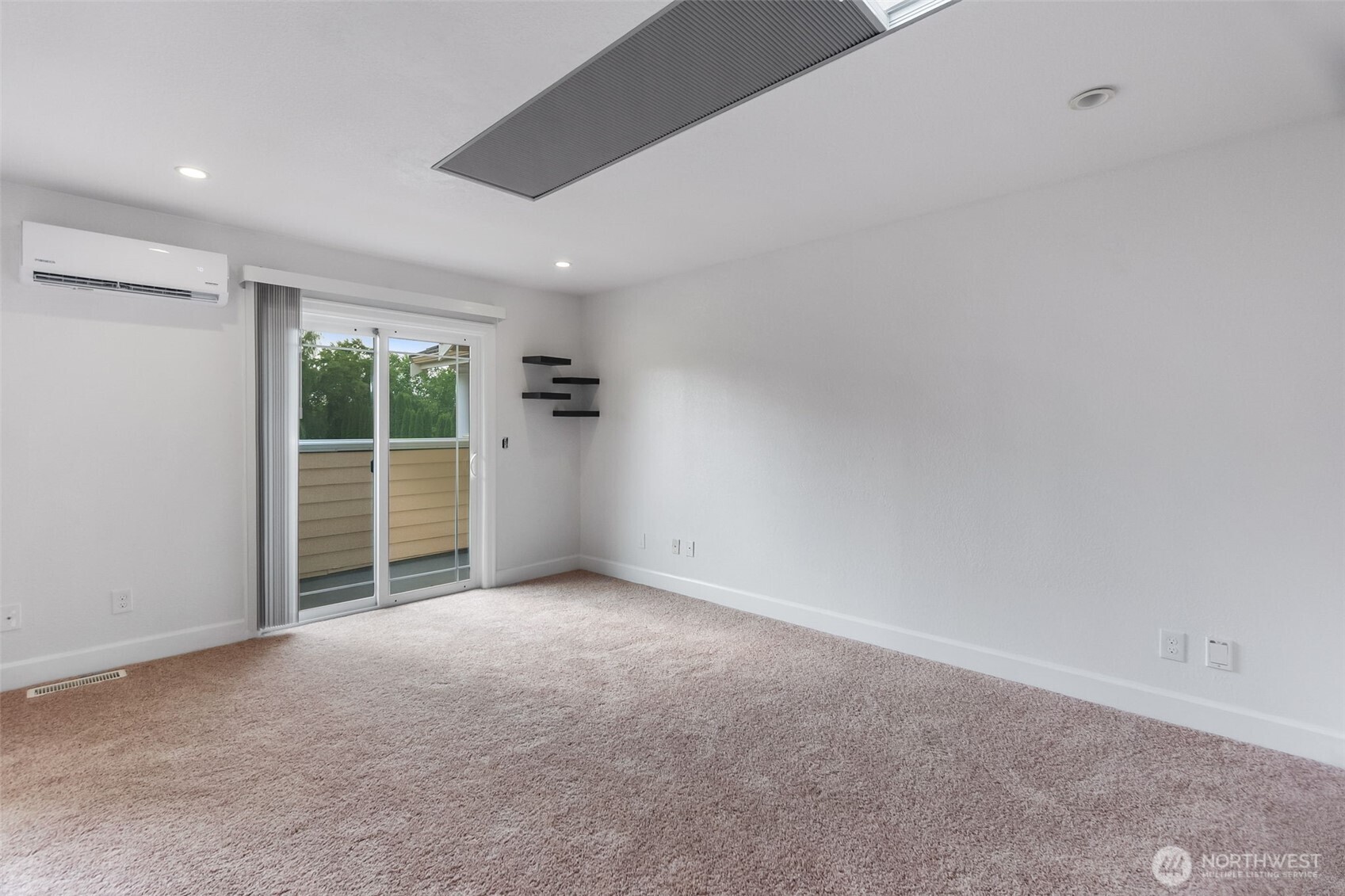 3725 Hollywood Drive NE, Olympia, WA 98516