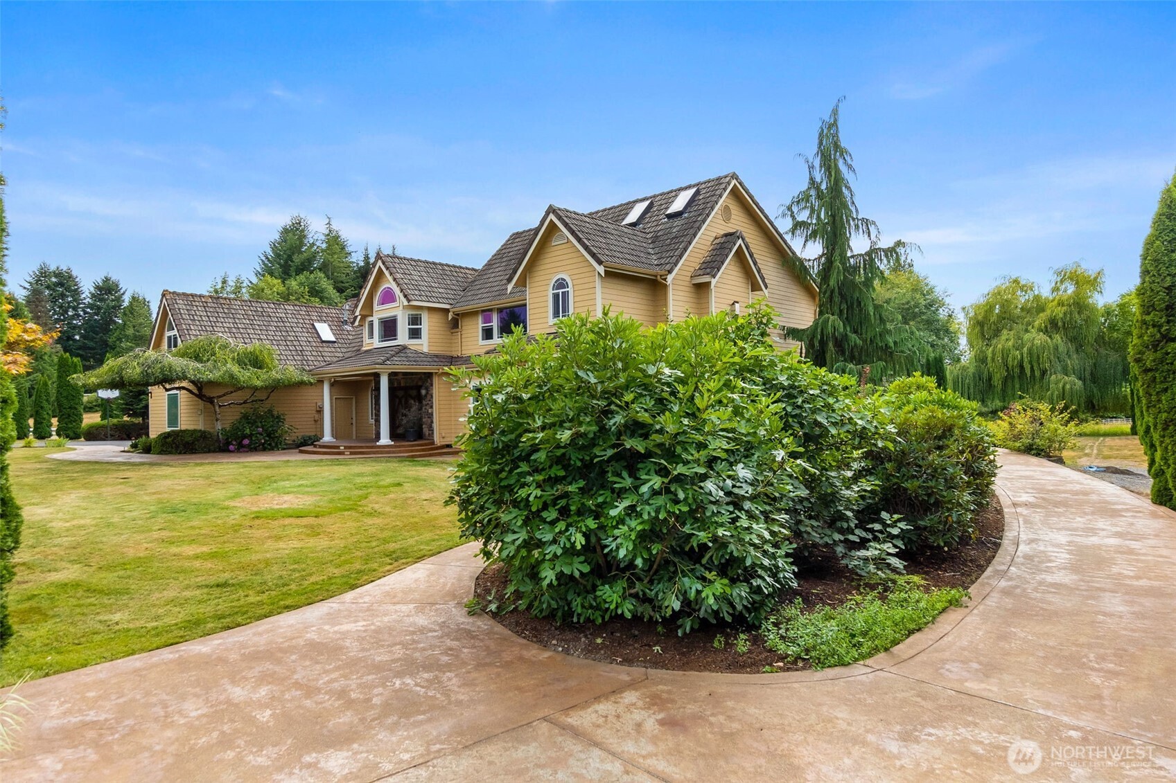 3725 Hollywood Drive NE, Olympia, WA 98516