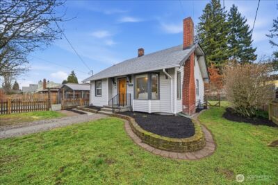 203 17th Street NW, Puyallup, WA 98371 - Photo 2