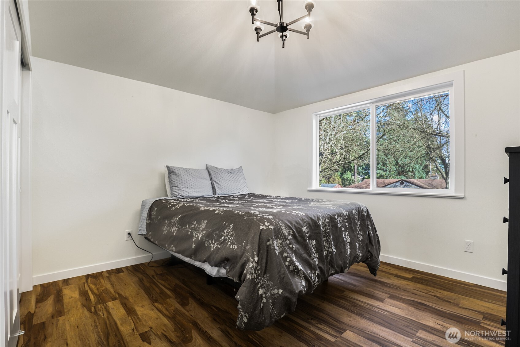 14517 Meridian Avenue N, Shoreline, WA 98133