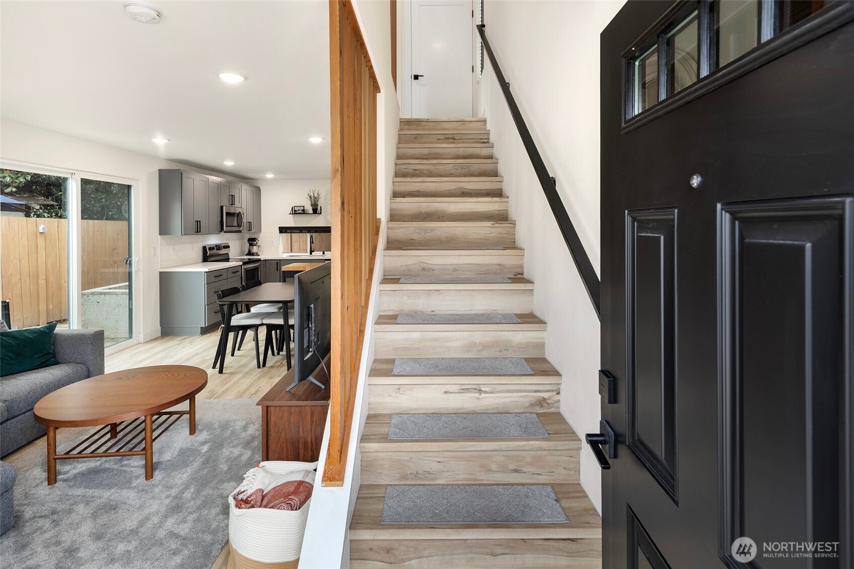 820 B S Rose Street , Seattle, WA 98108