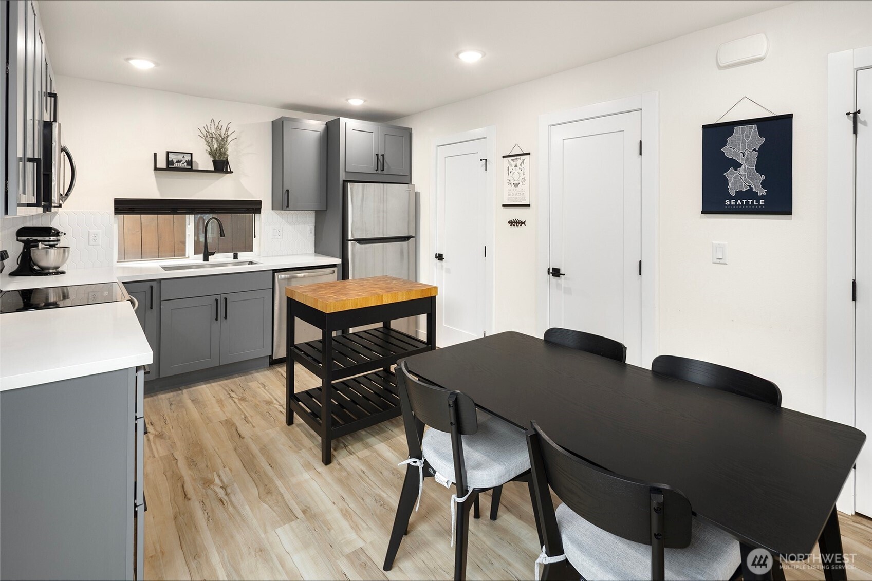 820 B S Rose Street , Seattle, WA 98108