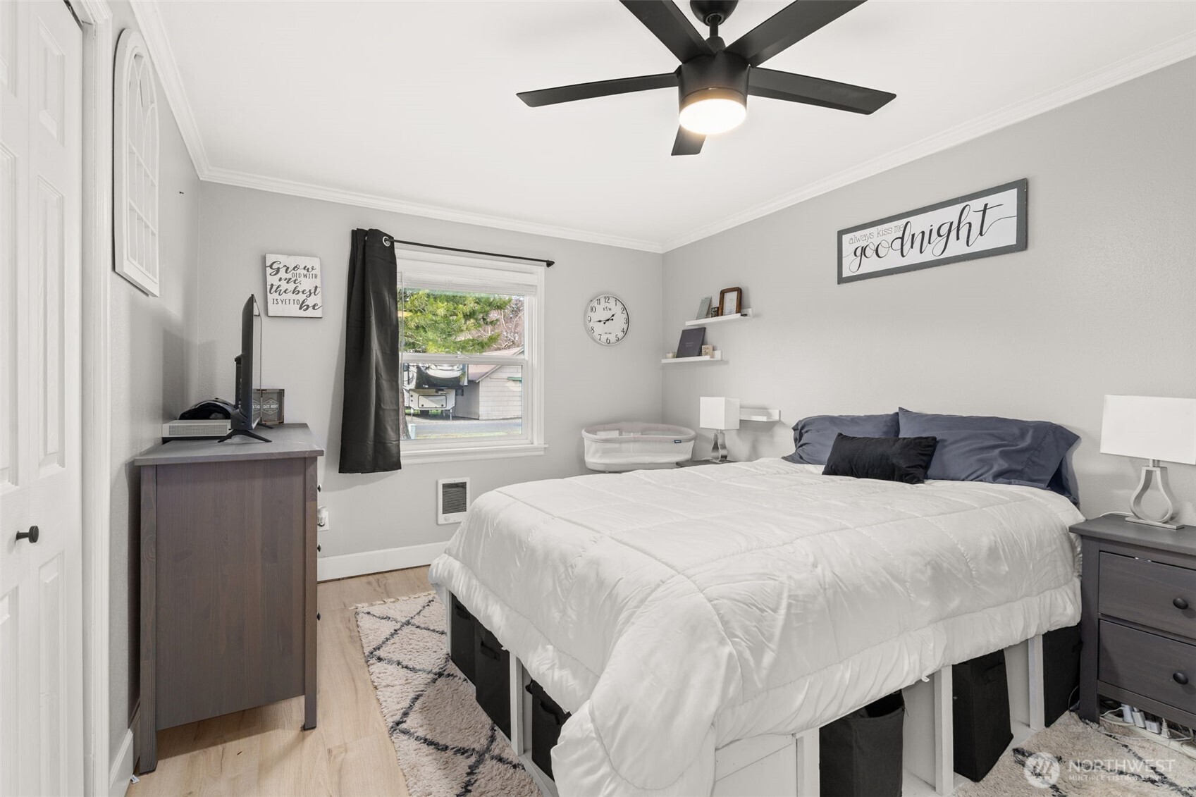 5301 School Street , Raymond, WA 98577