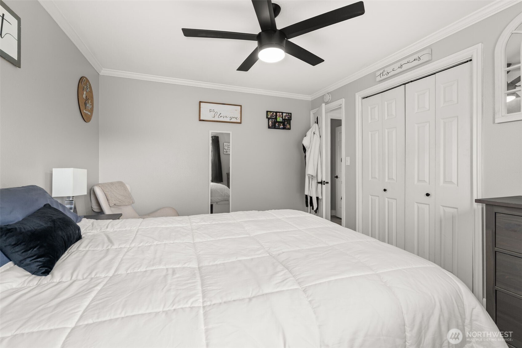 5301 School Street , Raymond, WA 98577