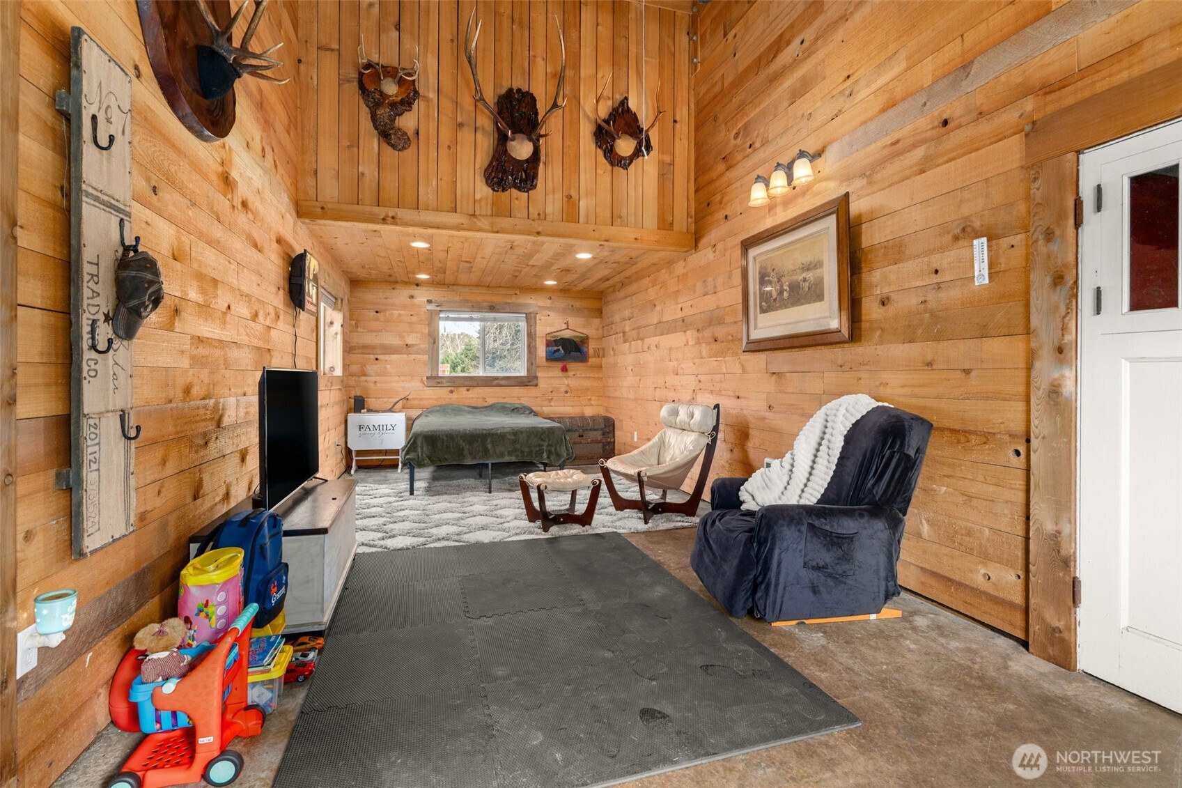 5301 School Street , Raymond, WA 98577