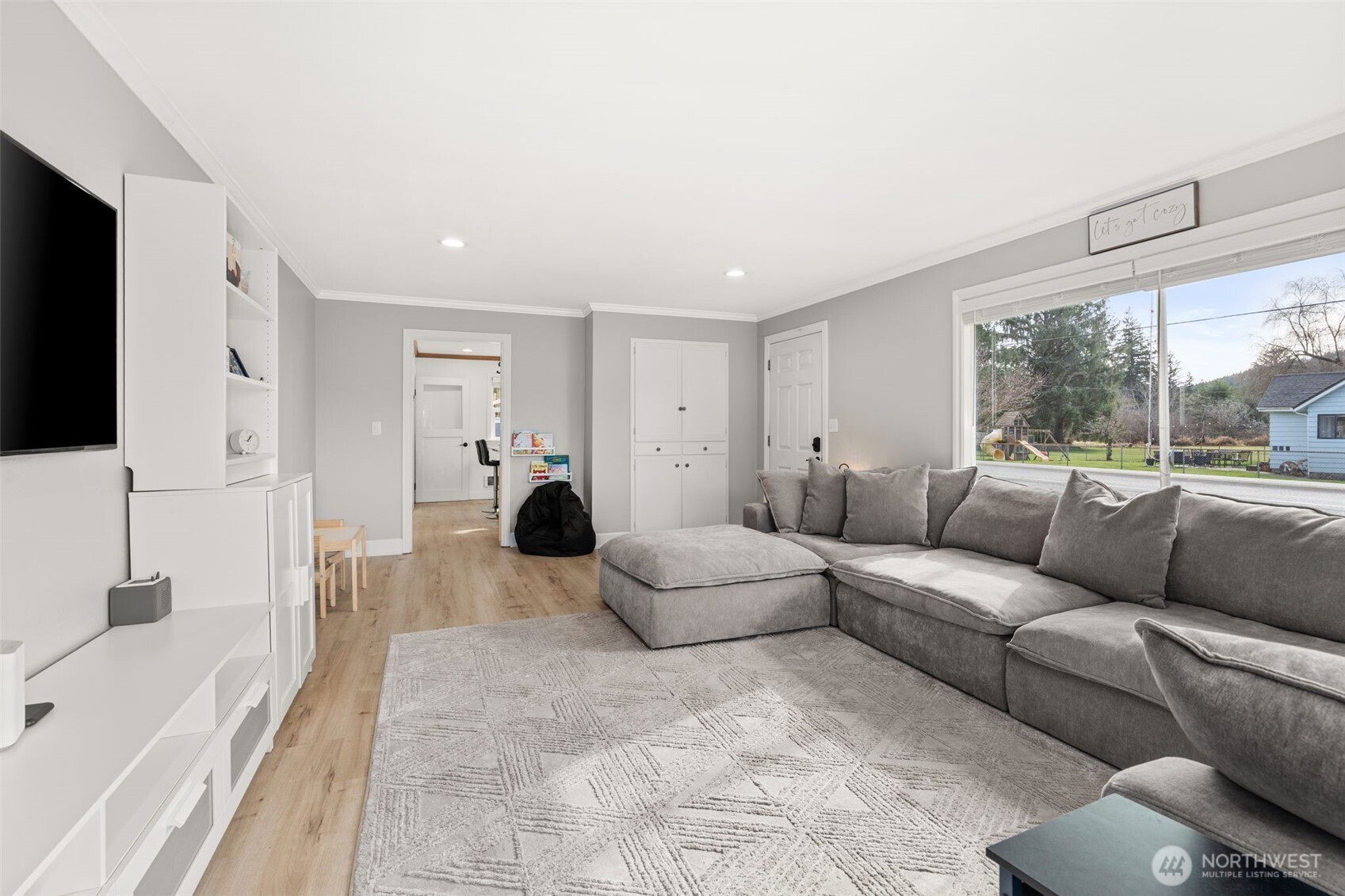 5301 School Street , Raymond, WA 98577