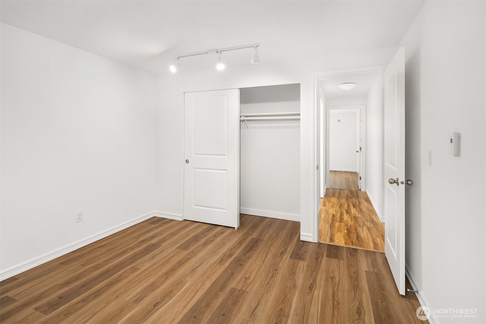 14006 NE 181 Place #B206, Woodinville, WA 98072