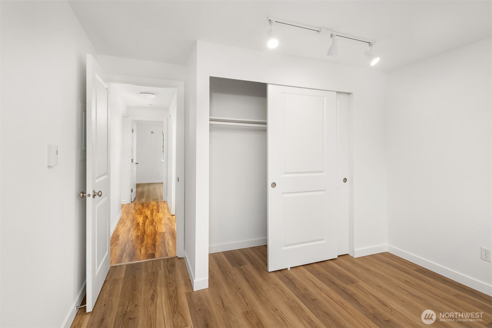 14006 NE 181 Place #B206, Woodinville, WA 98072