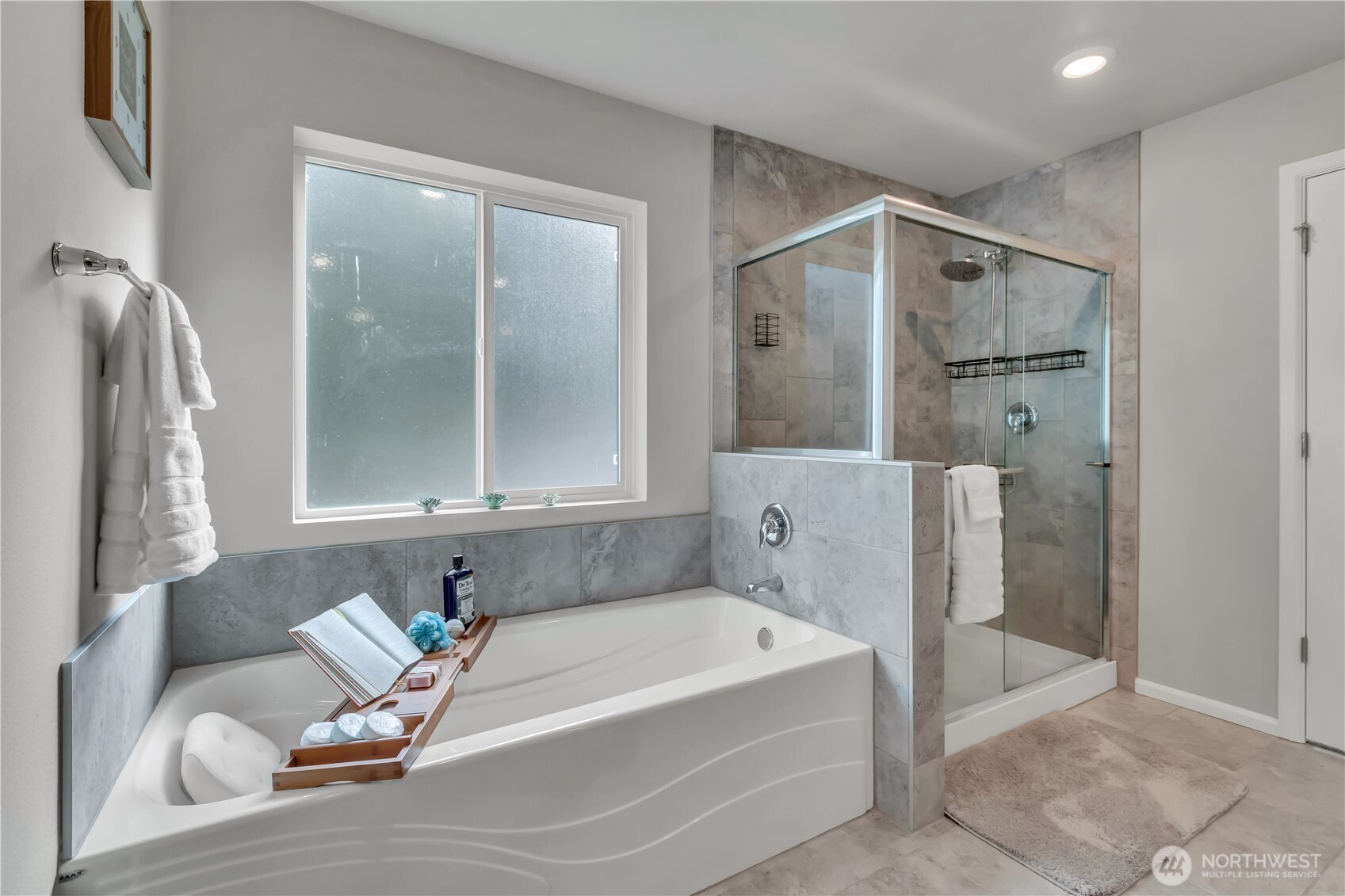 1226 Baker Heights Loop , Bremerton, WA 98312