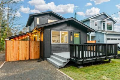 912 Austin Avenue , Port Orchard, WA 98366