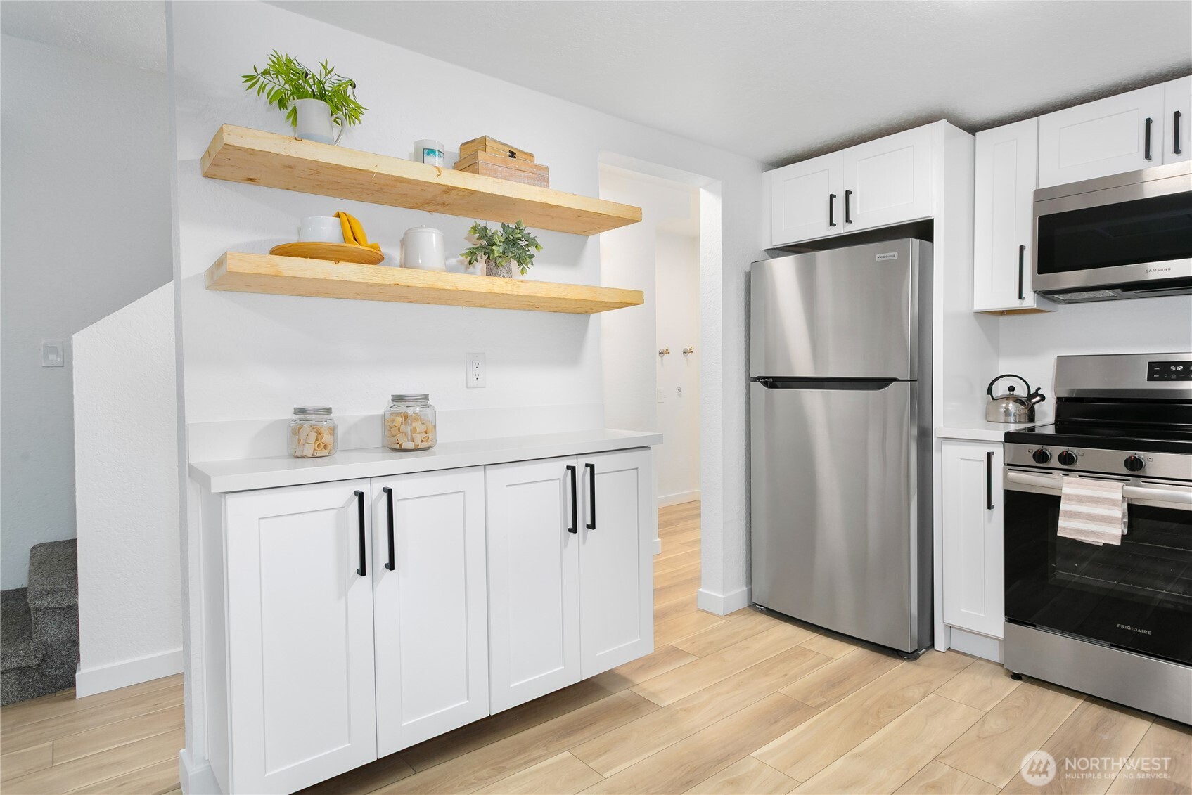 912 Austin Avenue , Port Orchard, WA 98366