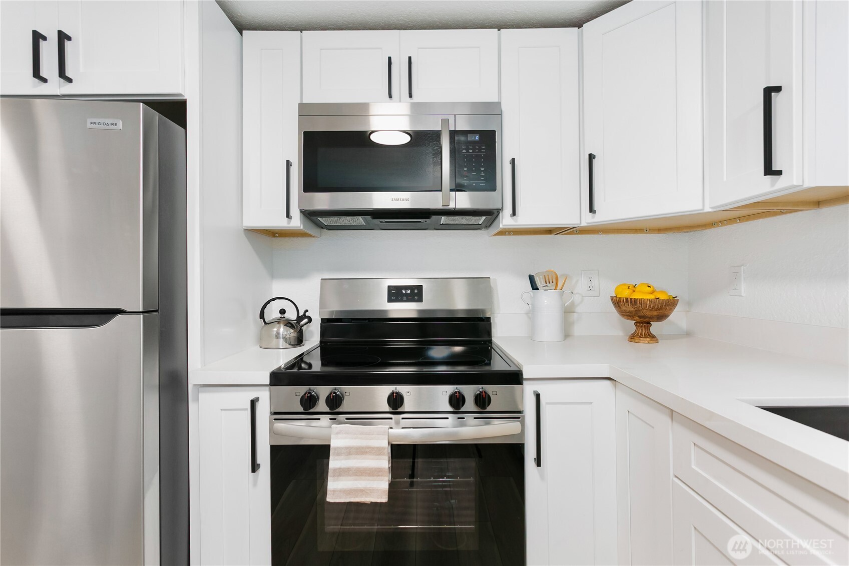 912 Austin Avenue , Port Orchard, WA 98366