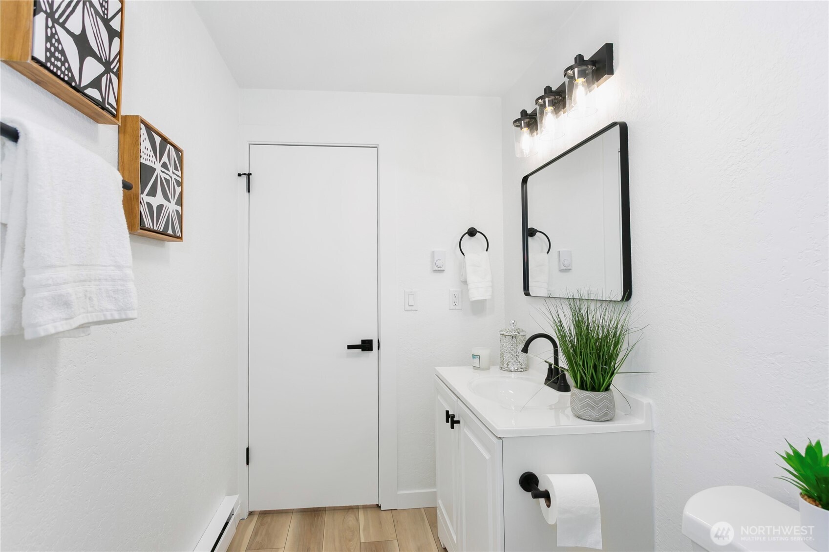 912 Austin Avenue , Port Orchard, WA 98366