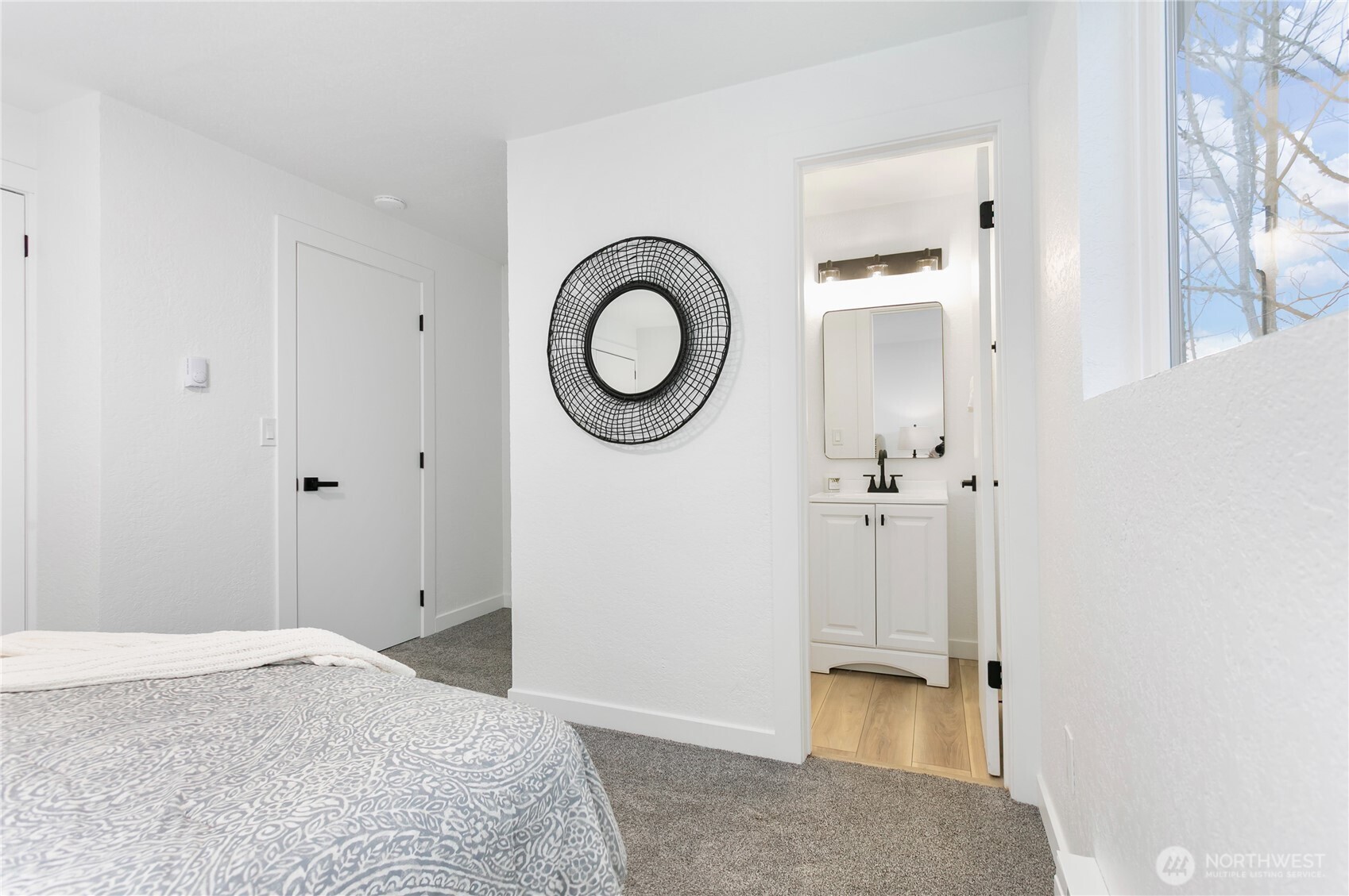 912 Austin Avenue , Port Orchard, WA 98366