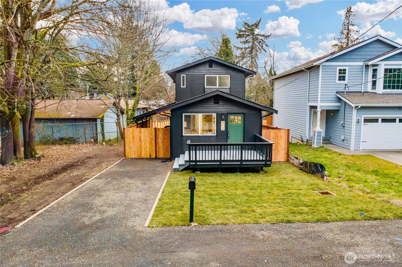 912 Austin Avenue , Port Orchard, WA 98366