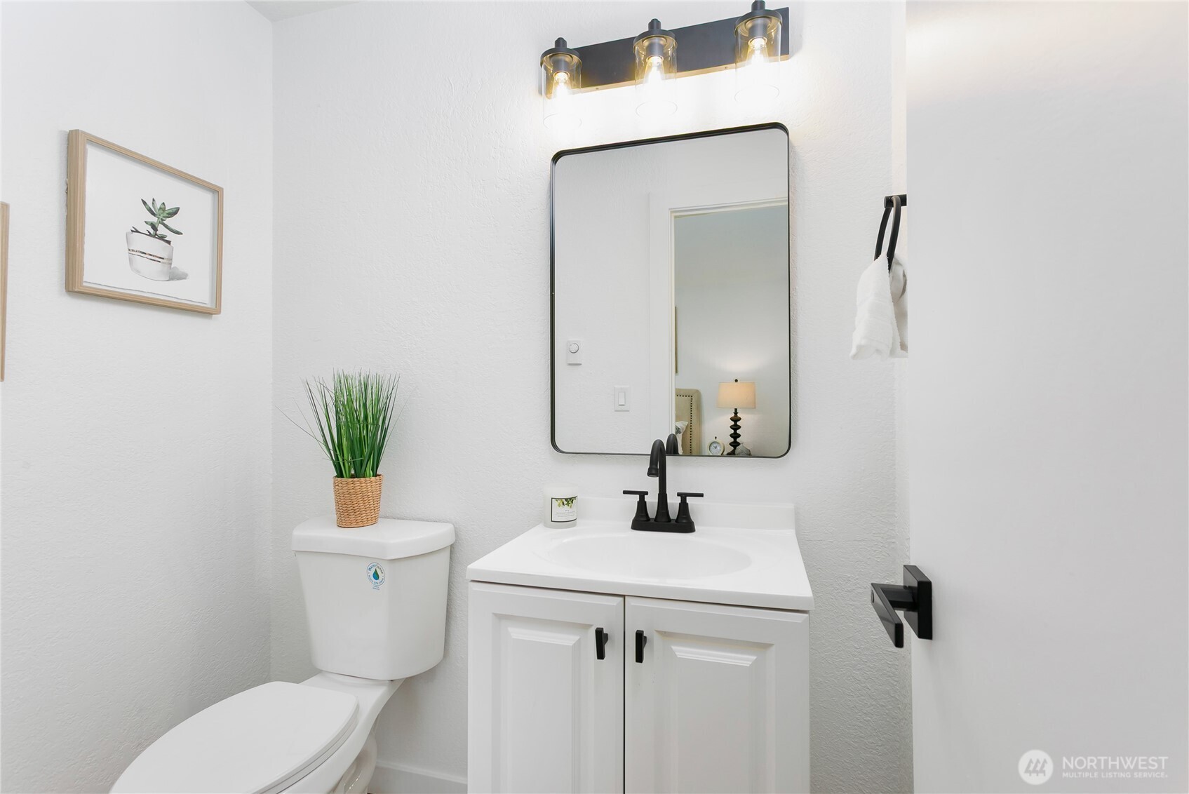 912 Austin Avenue , Port Orchard, WA 98366