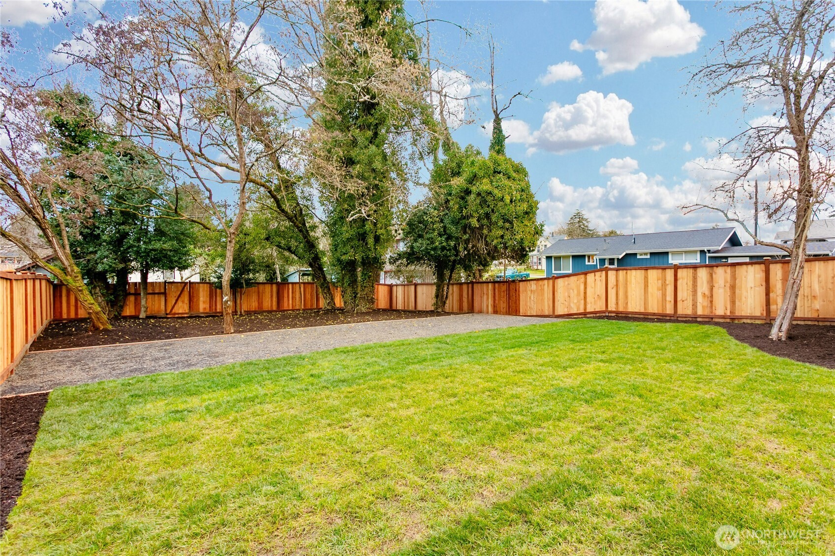 912 Austin Avenue , Port Orchard, WA 98366