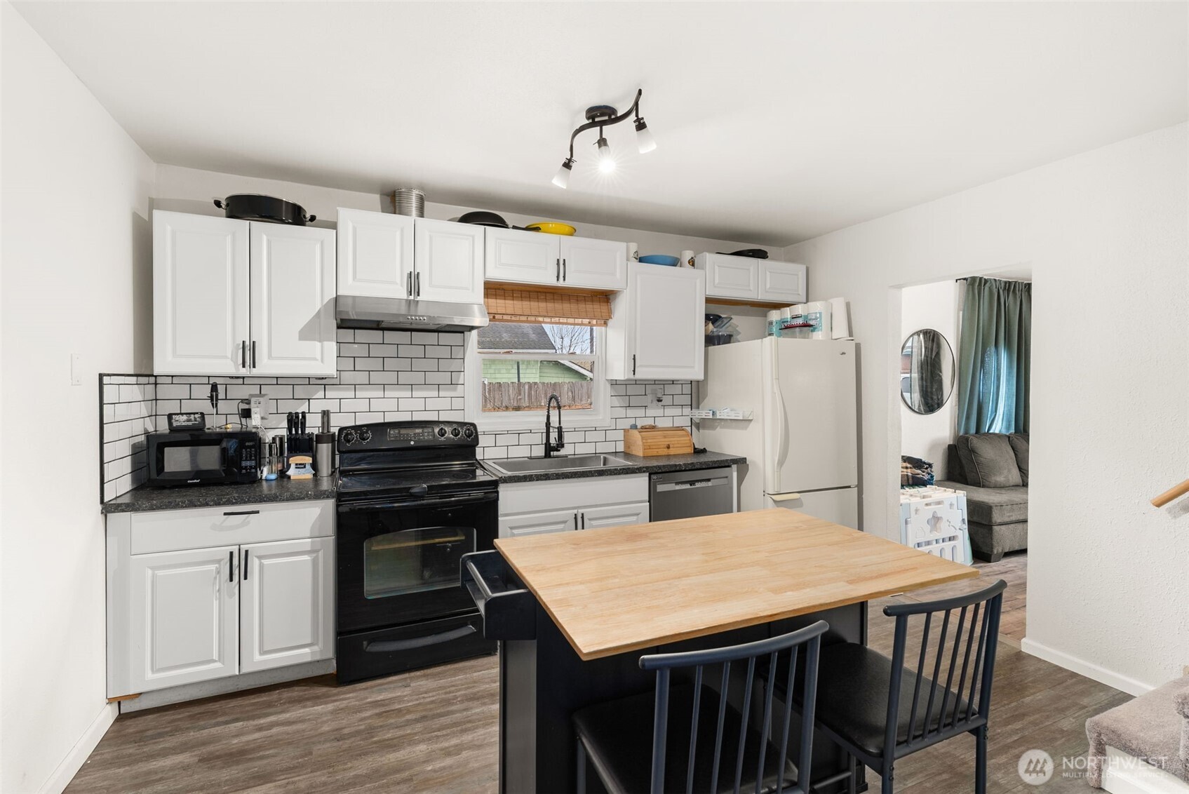 2046 SW Salsbury Ave , Chehalis, WA 98532