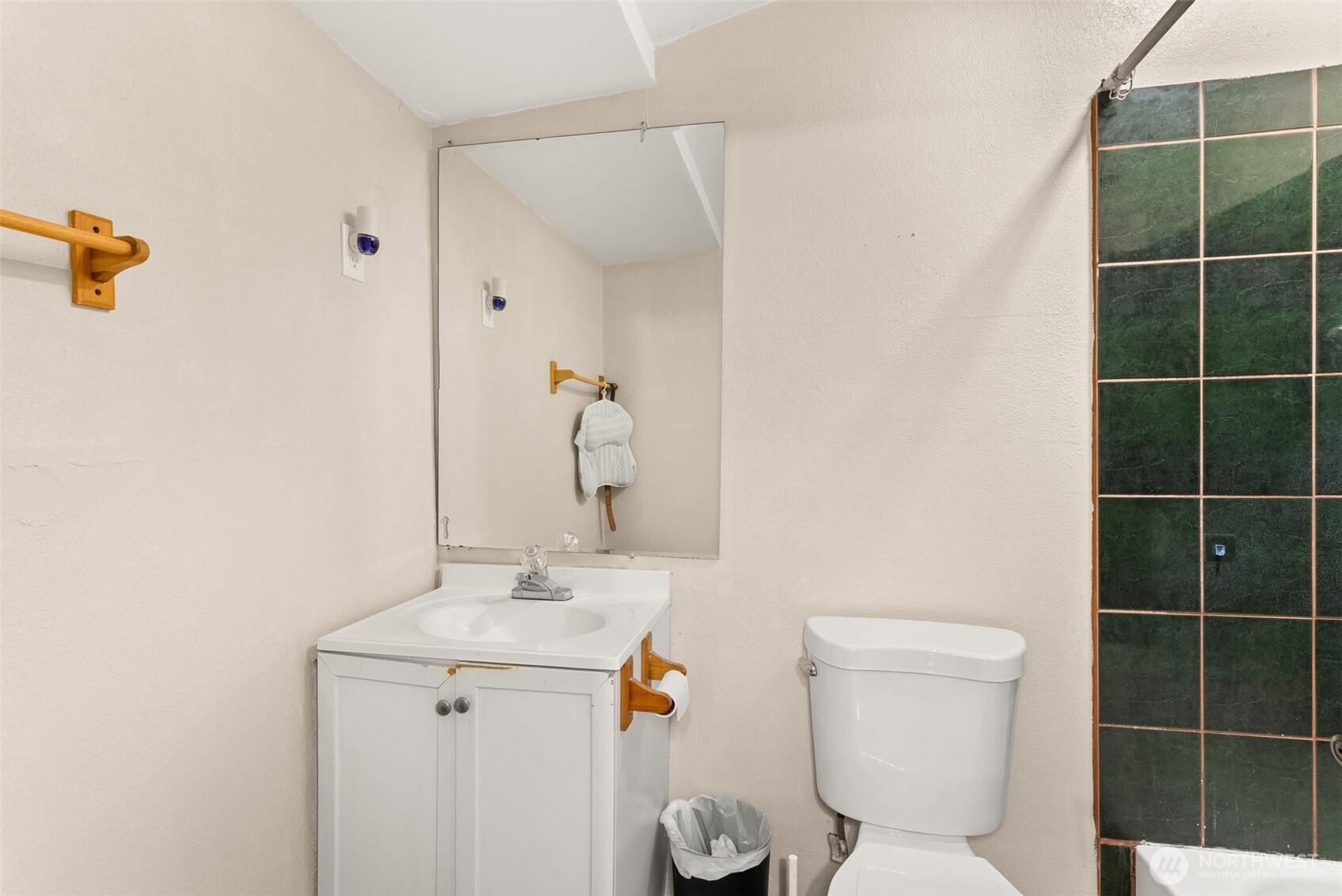 2046 SW Salsbury Ave , Chehalis, WA 98532