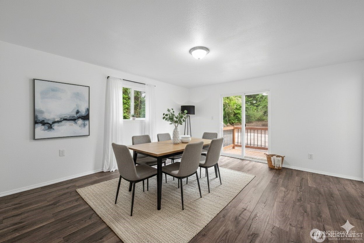 2693 State Rt 101 , Ilwaco, WA 98624