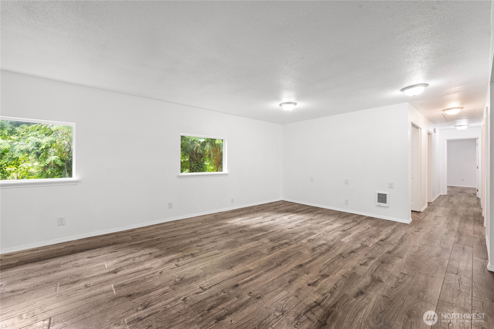 2693 State Rt 101 , Ilwaco, WA 98624