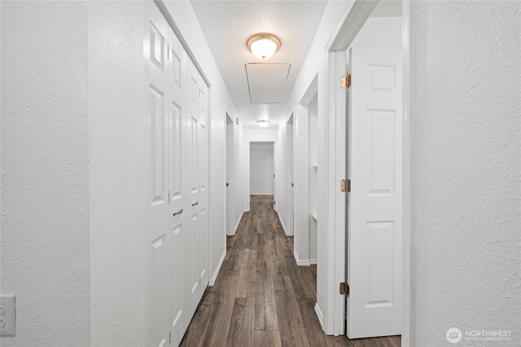 2693 State Rt 101 , Ilwaco, WA 98624