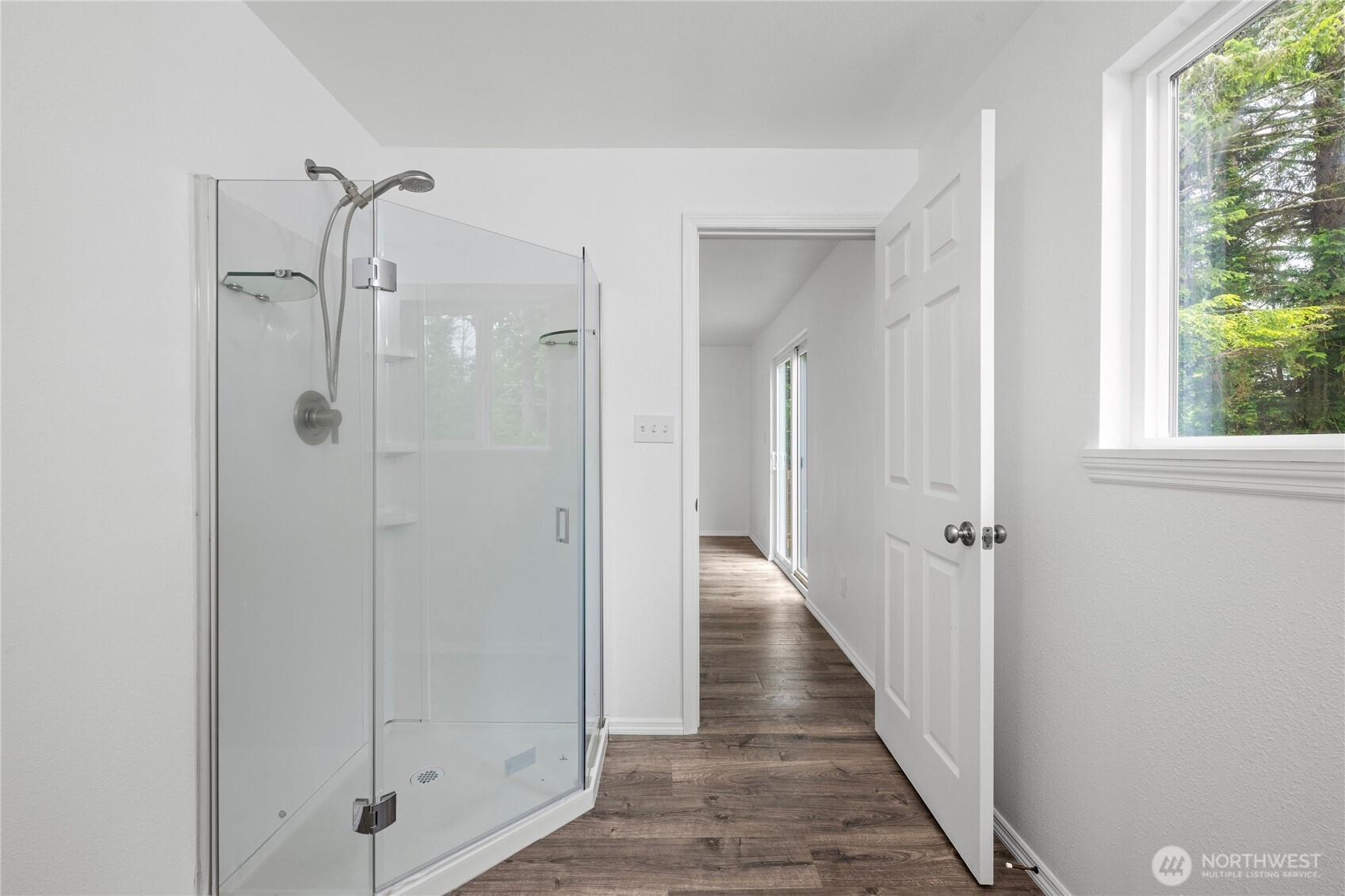 2693 State Rt 101 , Ilwaco, WA 98624