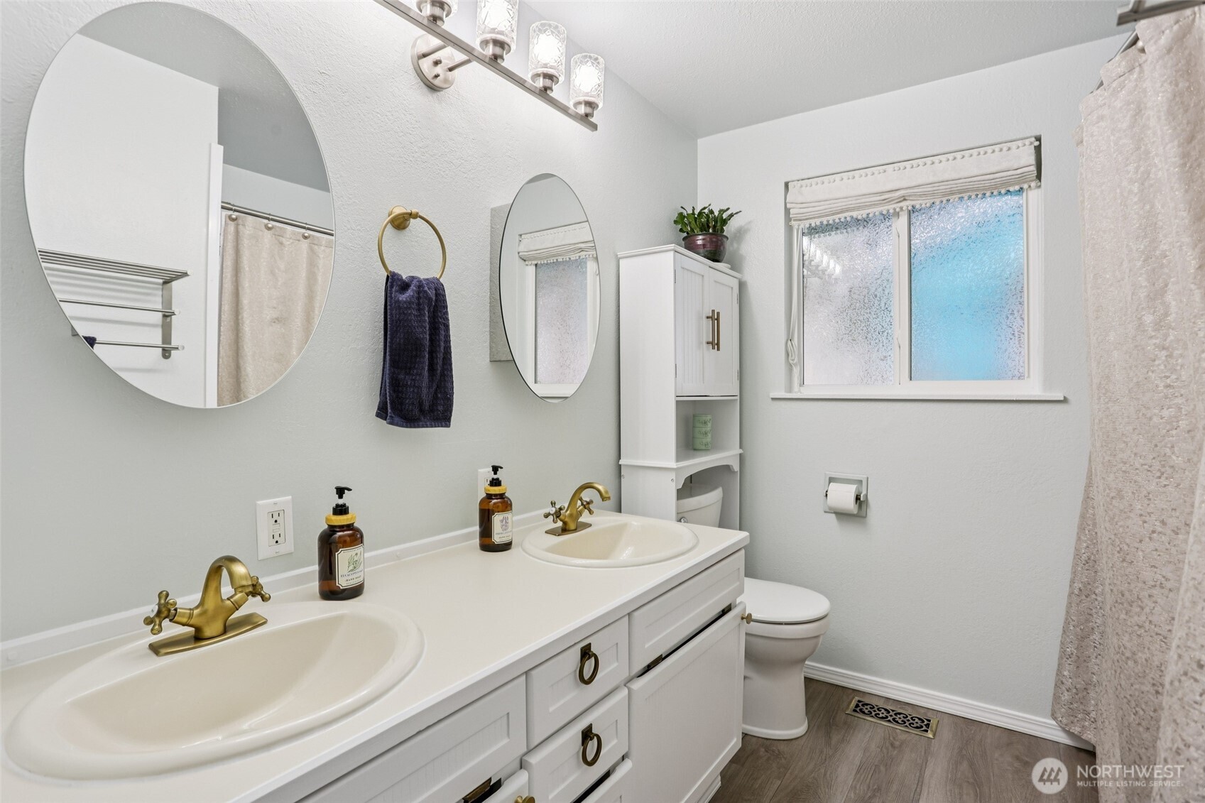 18917 76th Avenue W, Lynnwood, WA 98036