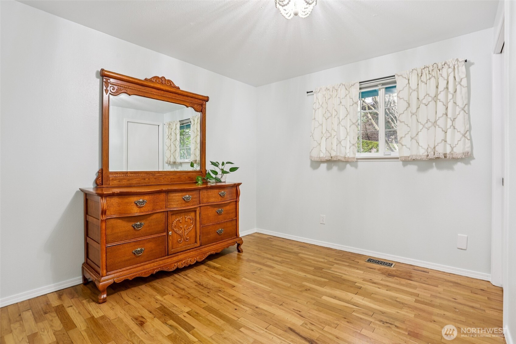 18917 76th Avenue W, Lynnwood, WA 98036