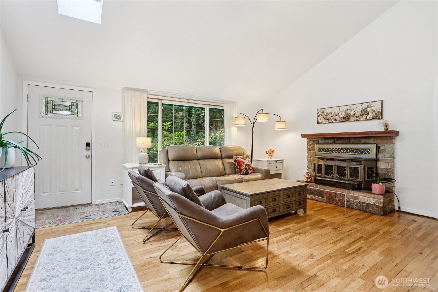 18917 76th Avenue W, Lynnwood, WA 98036