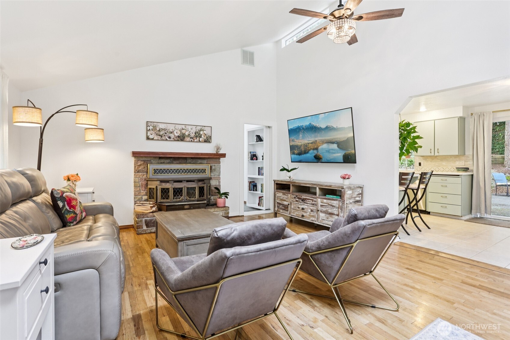 18917 76th Avenue W, Lynnwood, WA 98036