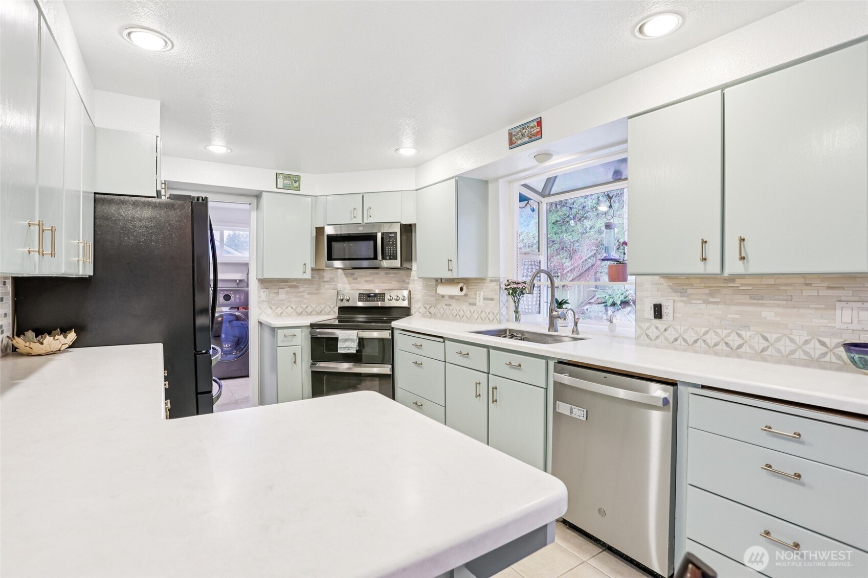 18917 76th Avenue W, Lynnwood, WA 98036