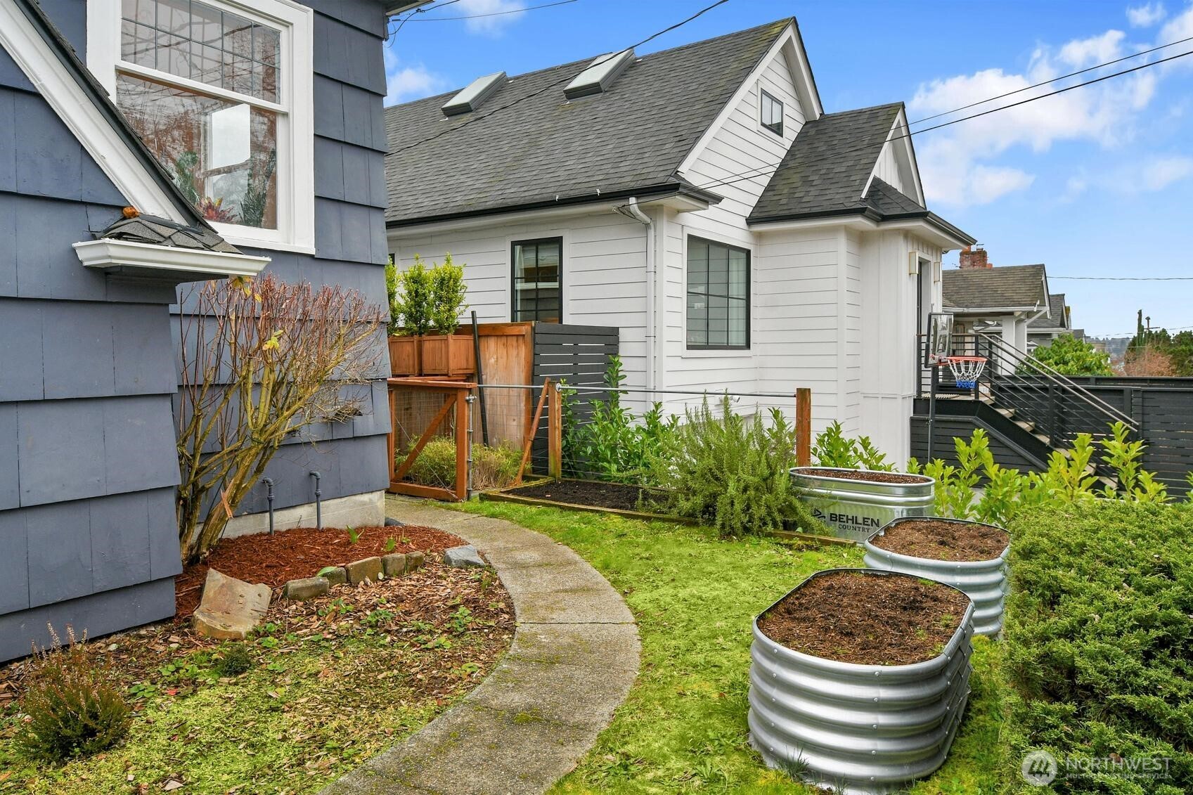 4738 35th Avenue NE, Seattle, WA 98105