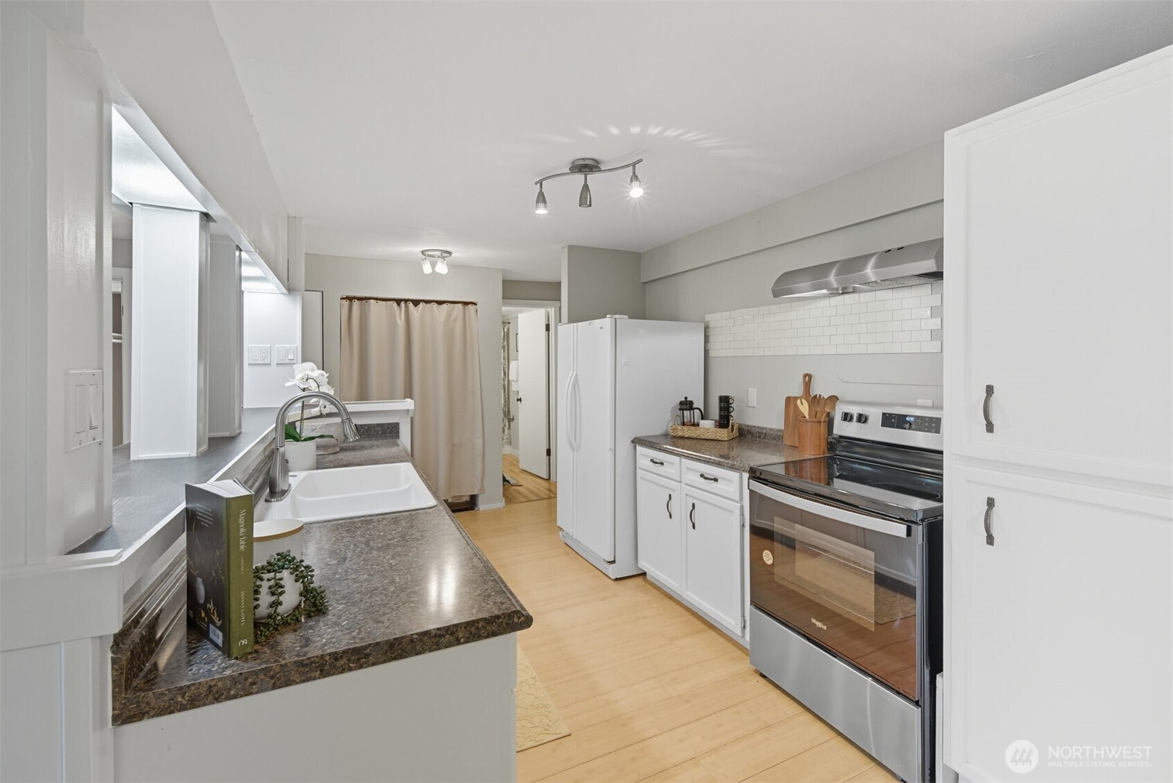 9416 1st Avenue NE #305, Seattle, WA 98115