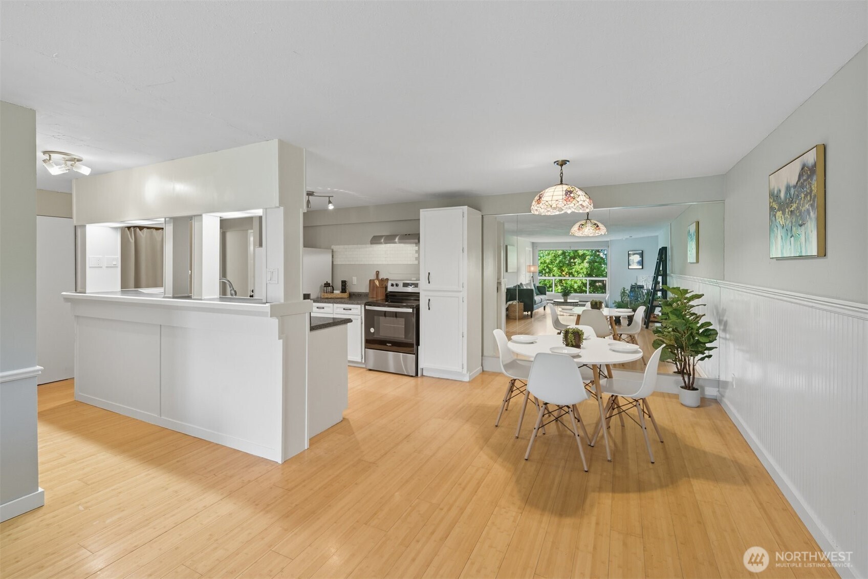 9416 1st Avenue NE #305, Seattle, WA 98115