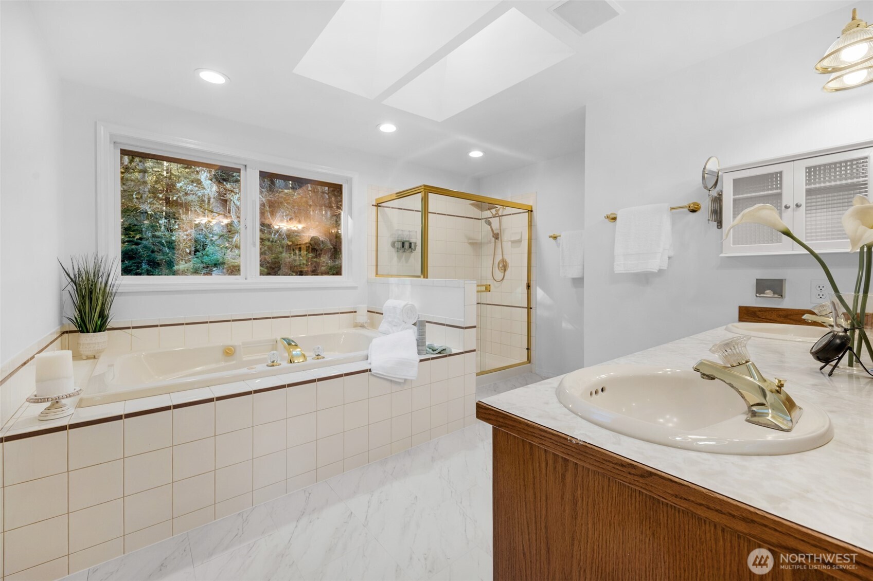 185 Belmont Place , Camano Island, WA 98282