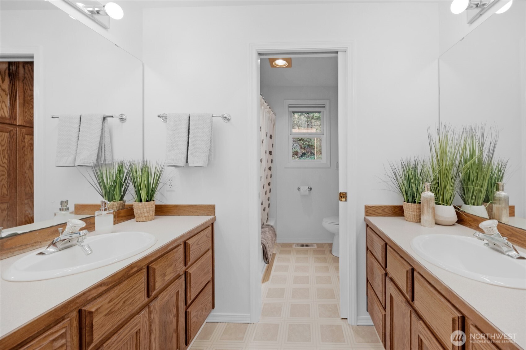 185 Belmont Place , Camano Island, WA 98282