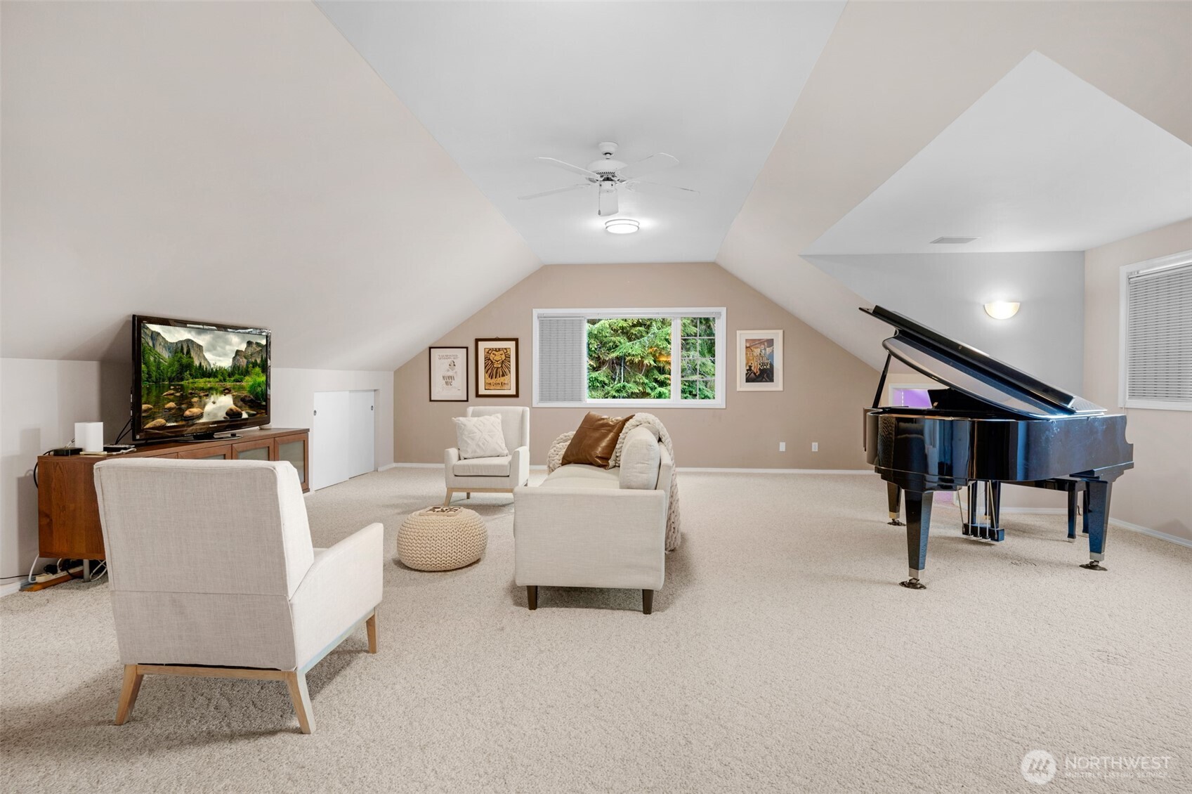 185 Belmont Place , Camano Island, WA 98282