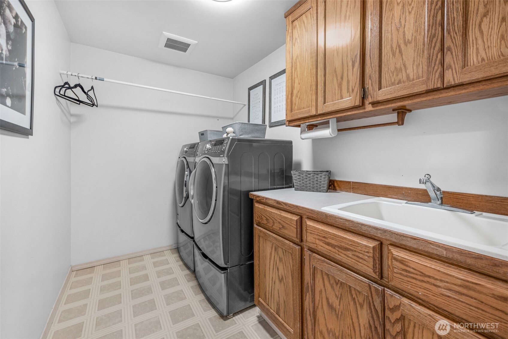 185 Belmont Place , Camano Island, WA 98282