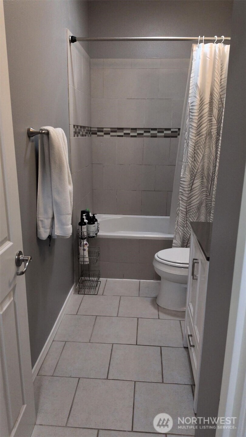 3708 Lanyard Drive NE, Lacey, WA 98516