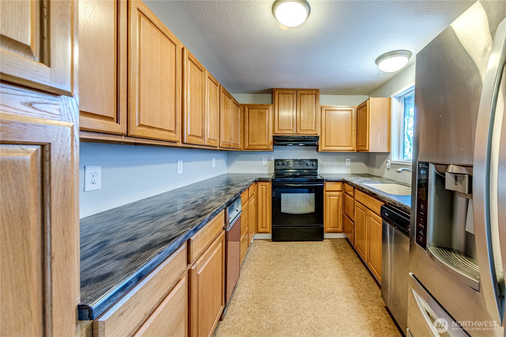 11630 NE 74th Street , Kirkland, WA 98033-8113