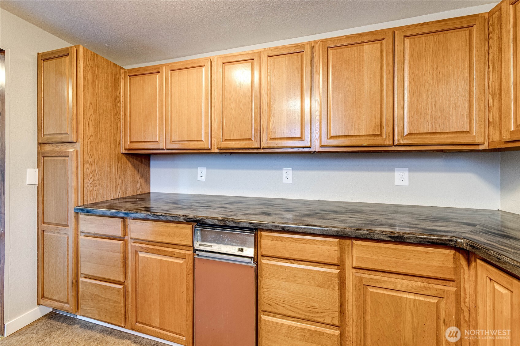 11630 NE 74th Street , Kirkland, WA 98033-8113