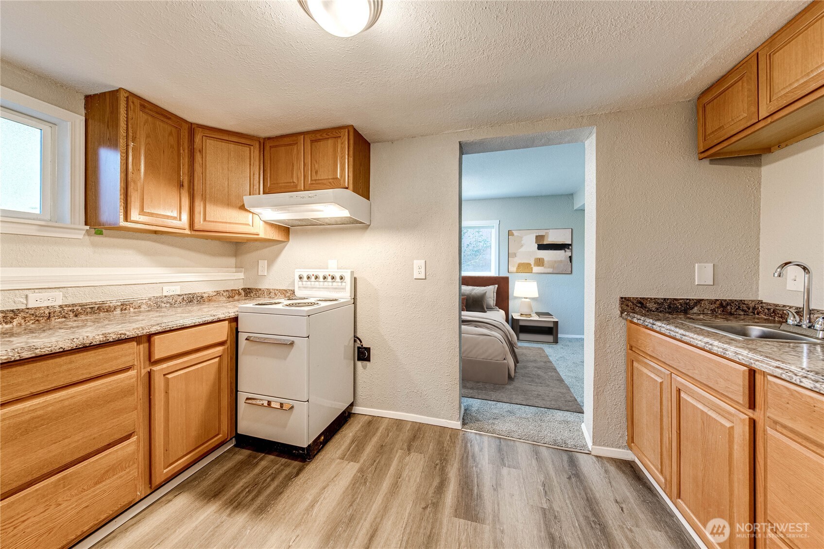 11630 NE 74th Street , Kirkland, WA 98033-8113