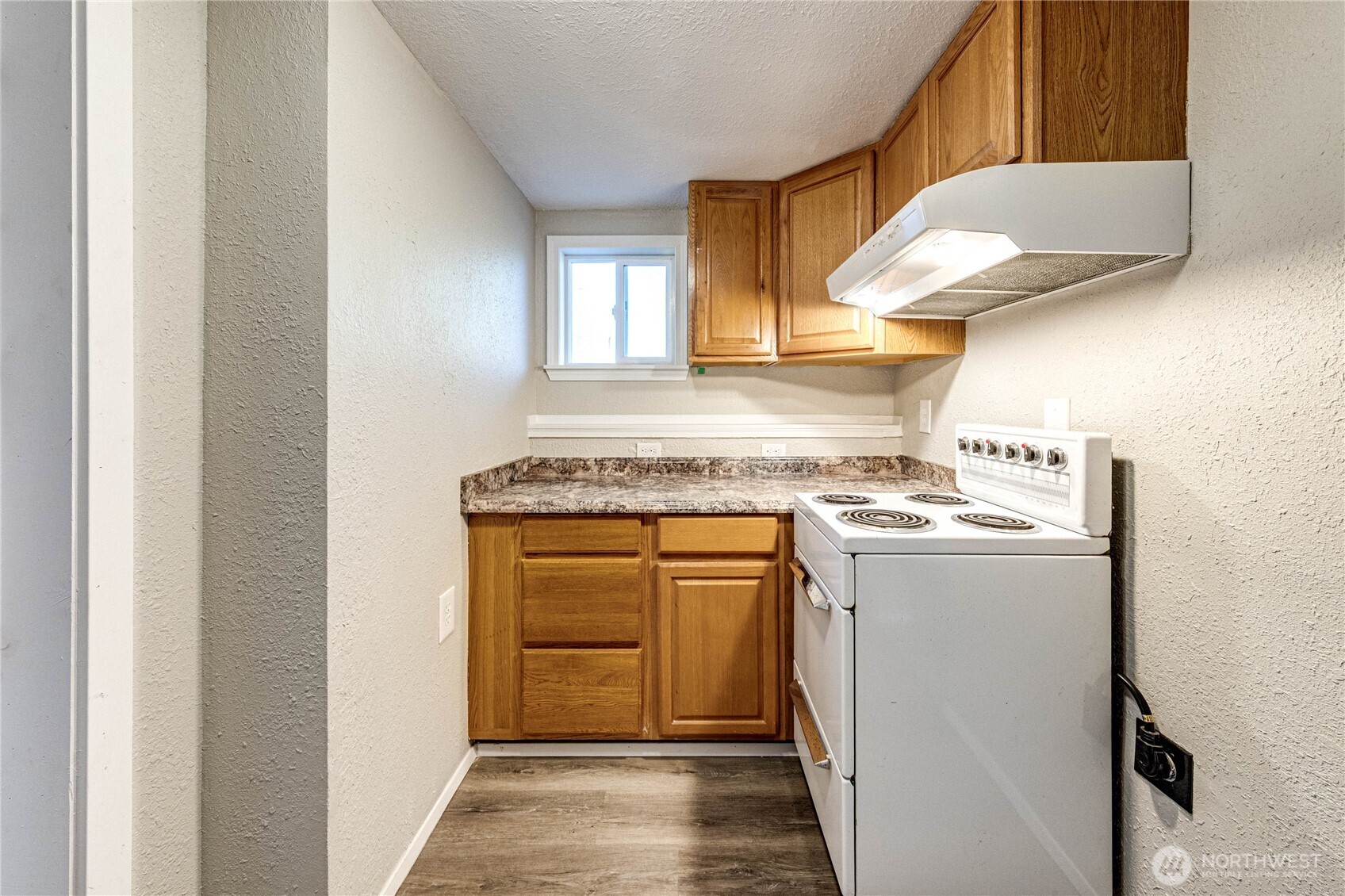 11630 NE 74th Street , Kirkland, WA 98033-8113