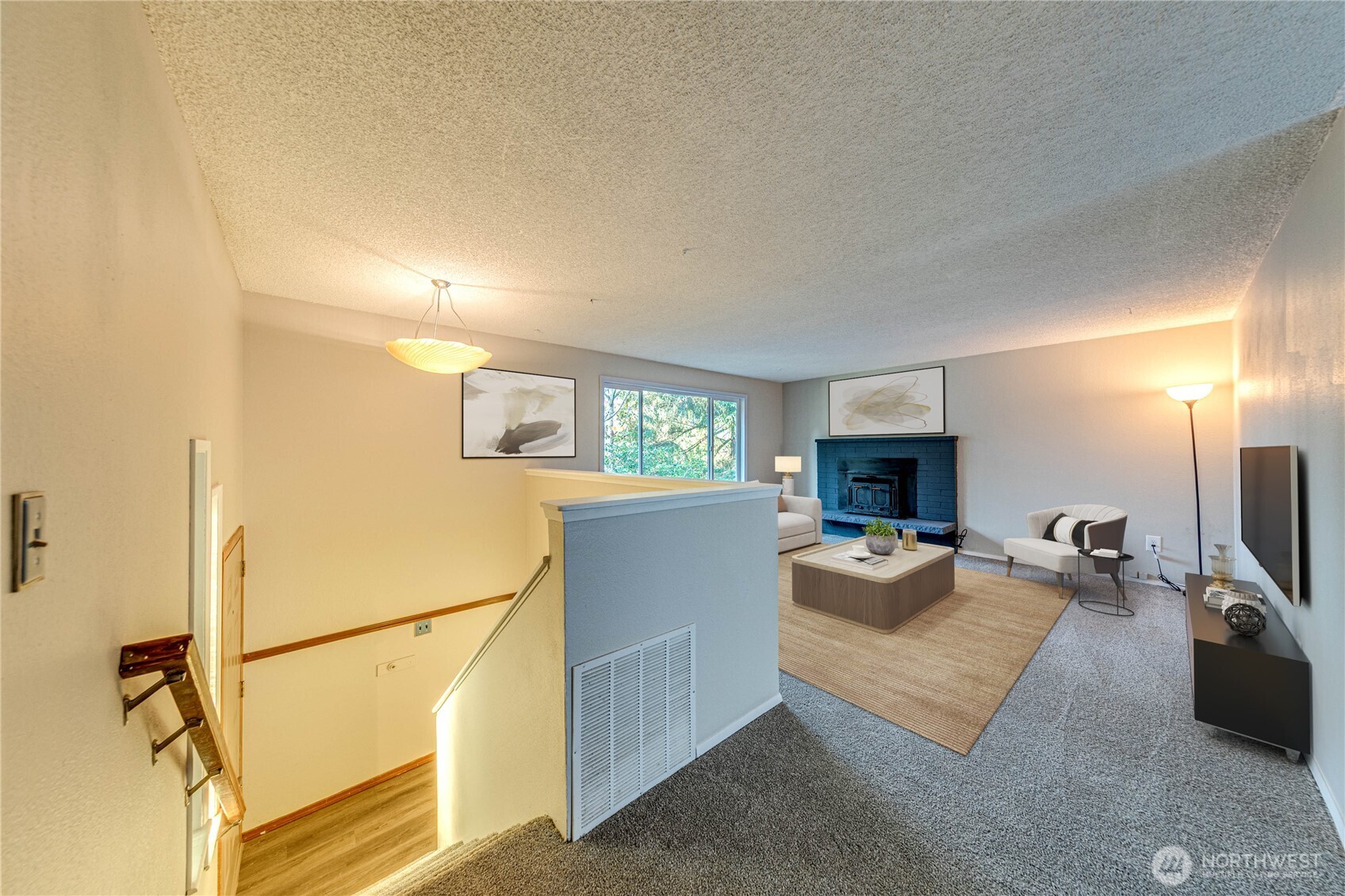 11630 NE 74th Street , Kirkland, WA 98033-8113