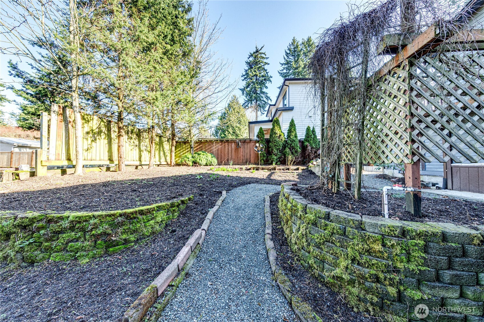 11630 NE 74th Street , Kirkland, WA 98033-8113